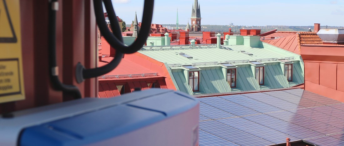 Bild på solpanelerna på BRF Anno 1905.