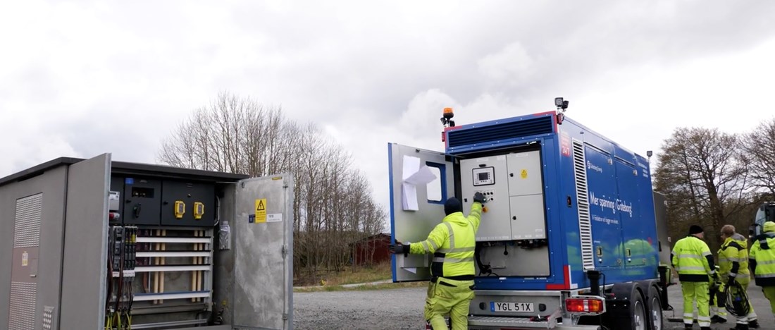 Det mobila elverket står inkopplat och redo att köras.