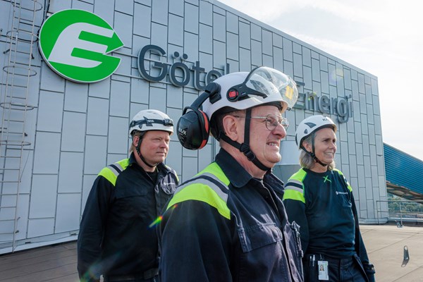 tekniker utanför anläggning