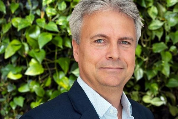 Porträttfoto av Peder Holmström