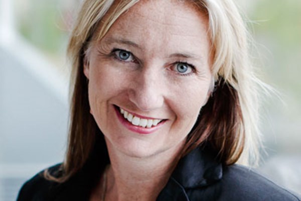 Porträttfoto på Anna Graaf, hållbarhetschef på White arkitekter.