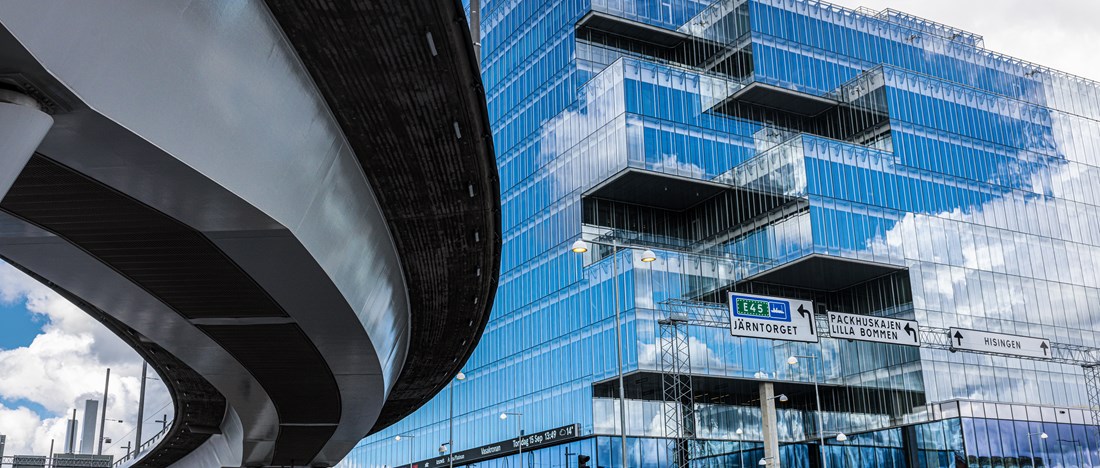 Stadsbild Göteborg hus med glasfasad