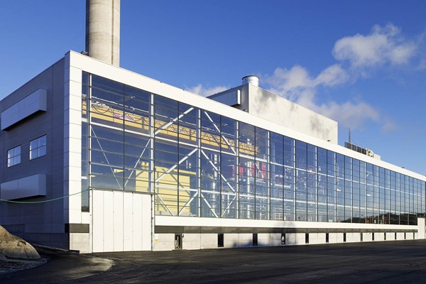 Anläggningen Rya en molnfri dag.