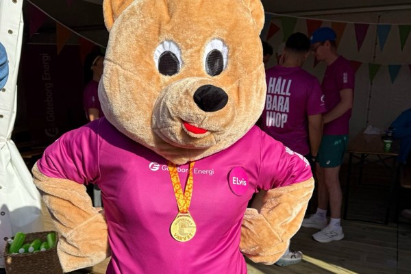 Maskot ELvis redo för stafettvarvet